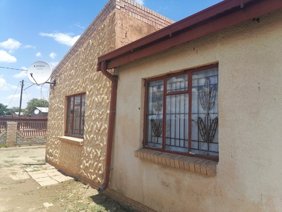 2 Bedroom Property for Sale in J B Mafora Free State